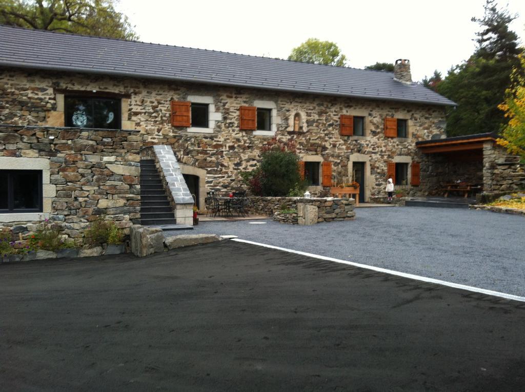 Aux Pays Des Sucs Villa Saint-Hostien Oda fotoğraf